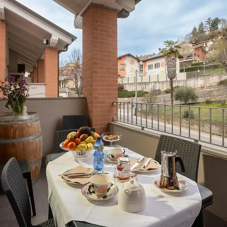 Casa Valentin Monforte dʼAlba